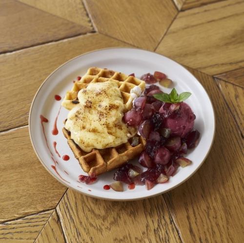 [Sweets] Grape brulee waffle