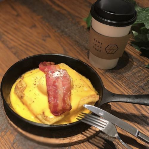 [From December 26th] Cheddar Cheese and Soft-Boiled Egg French Toast
