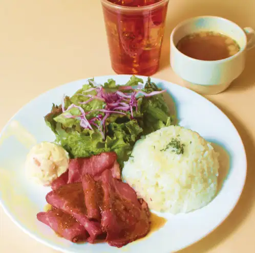 Roast beef and grilled vegetable rice plate
