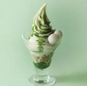 なかほらソフトのミニパフェ[抹茶ラテ仕立て]