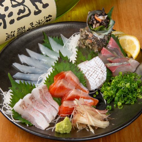 【種類はスタッフにお尋ねください】本日の鮮魚盛り２～3人前1,730円(税込)