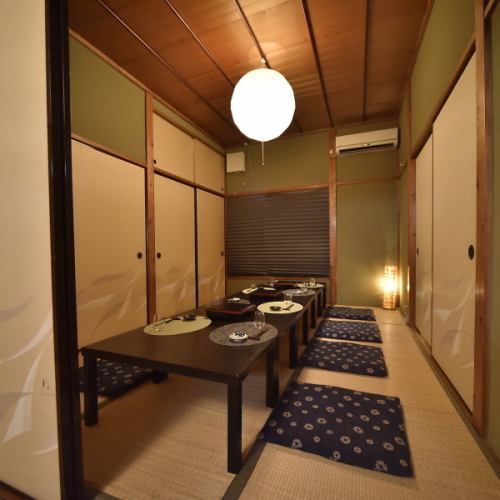 We also have a spacious tatami-matted private room! Great for banquets and family dinners.