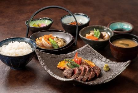 奥出雲和牛網焼き＆海老と牡蠣のソテー　バター醤油ソース