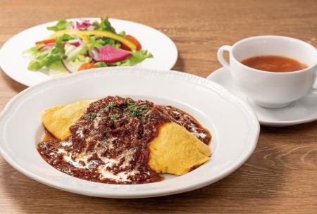 オムライス　デミグラスソース（サラダ・スープ付)