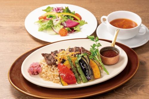 奥出雲和牛ステーキピラフ（サラダ・スープ付）