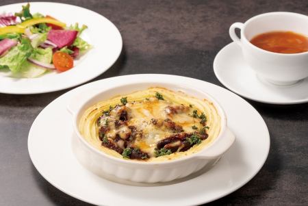 奥出雲和牛ドリア（サラダ・スープ付）