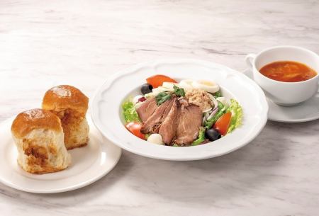 サラダプレート（パン・スープ付）