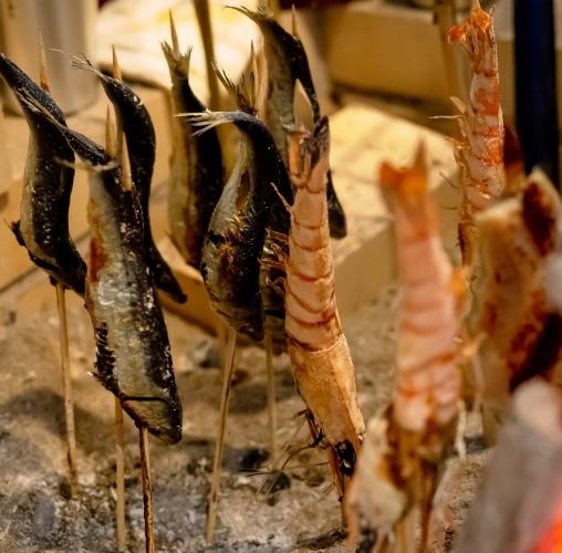 【贅沢コース】 名物!特大エビ原始焼きを含む豪華全10品!3時間飲み放題付き8,000円(税込)