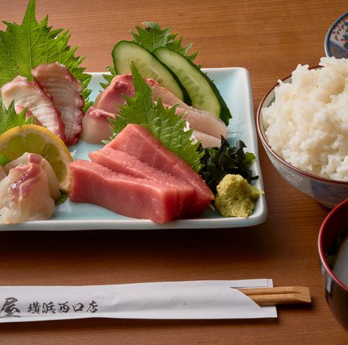 ランチメニュー始めました！