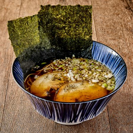 鶏醤油ラーメン