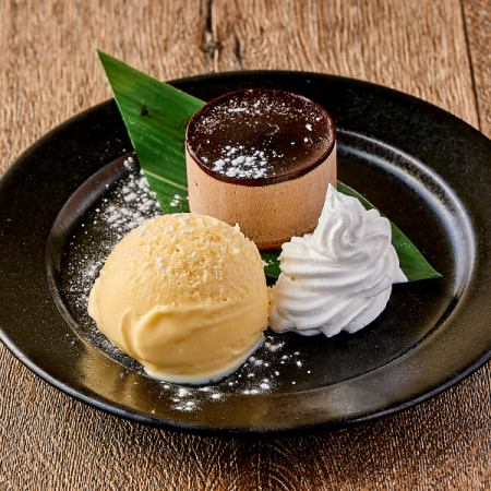 炭焼きフレンチトースト/黒豆ハニーチーズクラッカー/ミニチョコムース芋パフェ