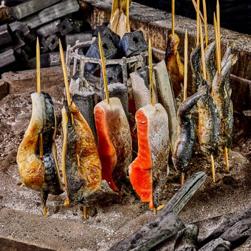 体验炭火烧烤的纯正氛围和浓郁香气！