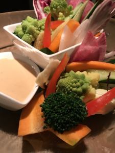 季節野菜たっぷりのバーニャカウダ