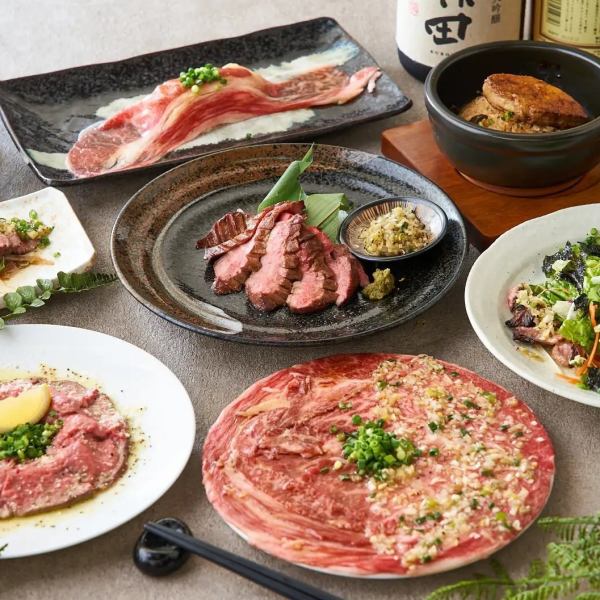 名物料理の牛タン料理は希少部位のタン元の炙りや柔らかい茹でタンなど人気メニューが目白押しです。