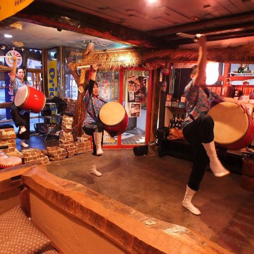 沖縄の太鼓 エイサーのステージ！