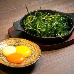 三種卵黄のレバニラ