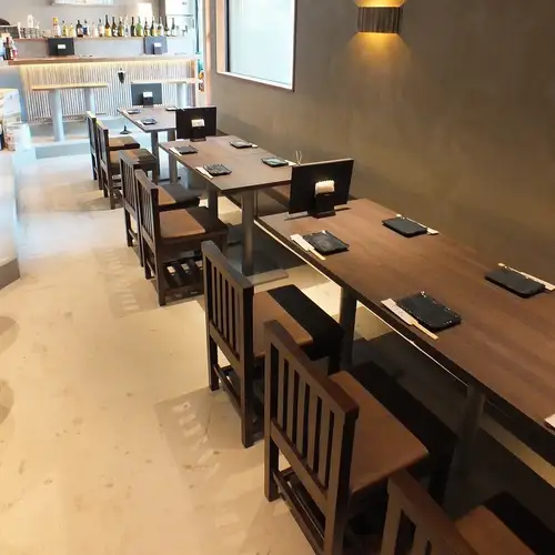 和テイストの店内