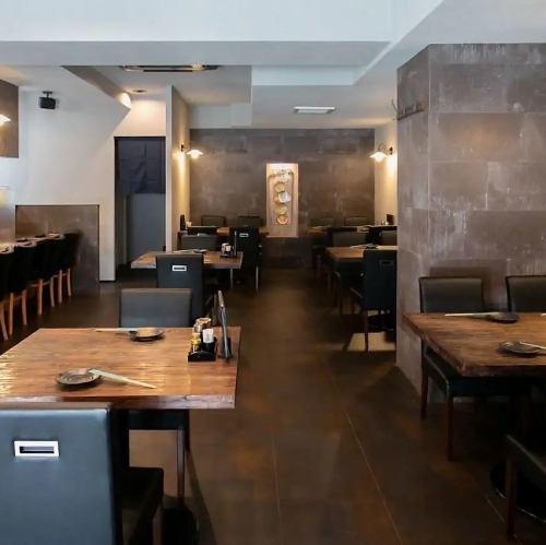 【店貸切:25名様~】フロア貸切対応◎大規模な宴会や二次会に最適◎25名様から最大30名様までの店舗丸ごと貸切を承っております。ワンフロアの空間は、忘新年会や歓送迎会、結婚式の二次会など、大人数が集まる特別な日に最適。まずはお電話にてお気軽にご相談ください。