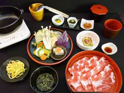 All-you-can-eat island vegetable and pork shabu-shabu