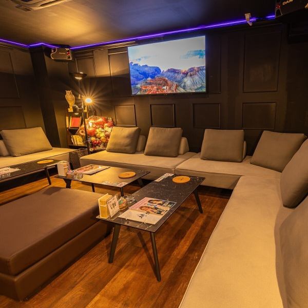 【貸切可能◎】最大25人まで入れる完全個室VIPルーム！他の席とは一味違う高級感漂う一室。カラオケも歌い放題となっておりますので宴会、パーティー、歓送迎会等幅広いジャンルでお使い頂けます。