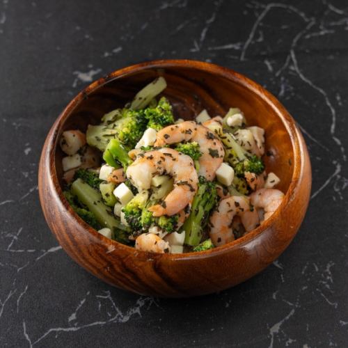 Broccoli and shrimp basil salad
