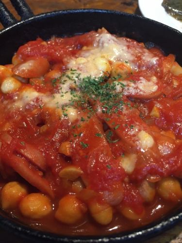 Grilled mixed beans with tomato sauce