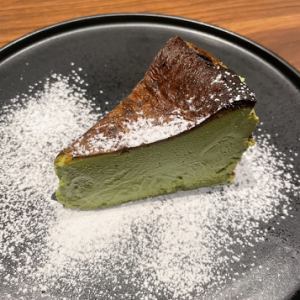 抹茶のバスクチーズケーキ