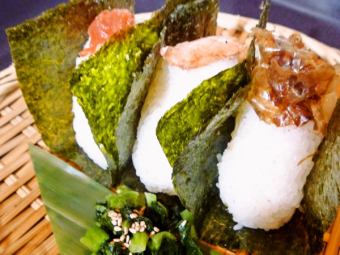 飯糰（鮭魚、李子、米飯）