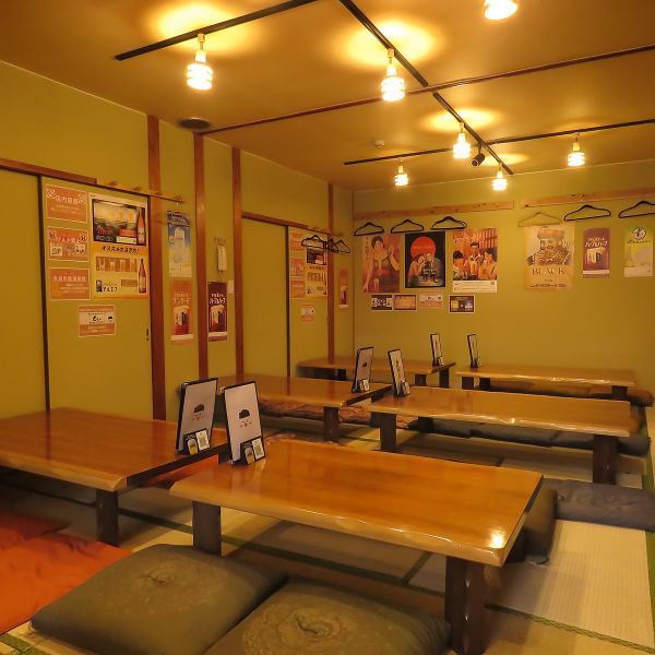 店内は昭和を感じさせるレトロな雰囲気!2階はコース専用でセルフ飲み放題が魅力、3階は貸切のパーティールームでシーンに応じて利用♪自然と会話が弾む空間で、人と人とのつながりを大切にしています☆なんでも出来るがモットーの活気ある新しいタイプの居酒屋です!!食べて飲んでワイワイ楽しもう★駅近でアクセスも◎