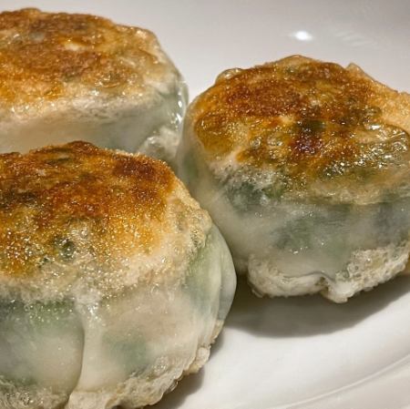 海老ぎっしりニラ饅頭　2ヶ
