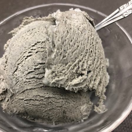 濃厚黒ゴマアイス