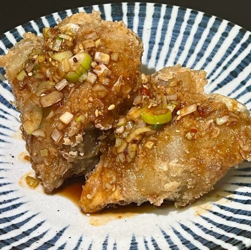 テビチ唐揚げ　香港海鮮ソース
