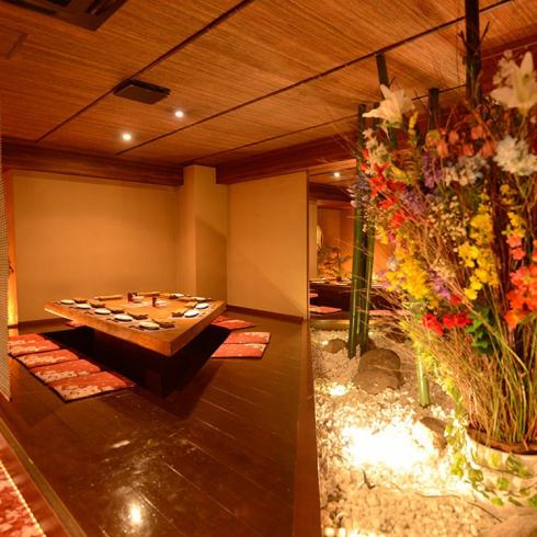 Enjoy a relaxing meal in a luxurious and calm Japanese atmosphere.