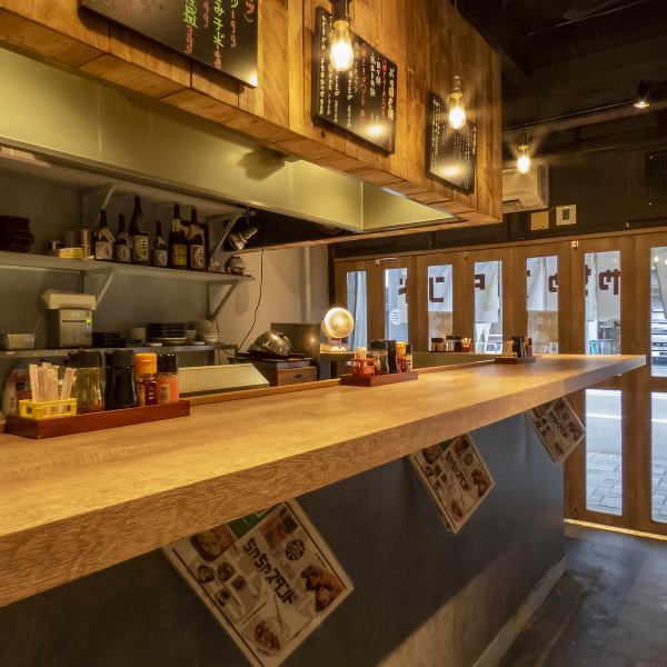 [Counter seats] Stand counter seats that can accommodate up to 10 people.It is a stand-up style restaurant where 2-3 people can have a good meal and enjoy sake.You can enjoy your meal in a stylish and casual atmosphere!