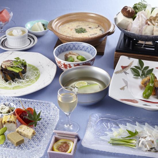Please spend a meaningful time with our proud fugu cuisine!