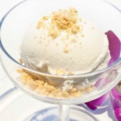 Coconut ice cream, crushed peanuts