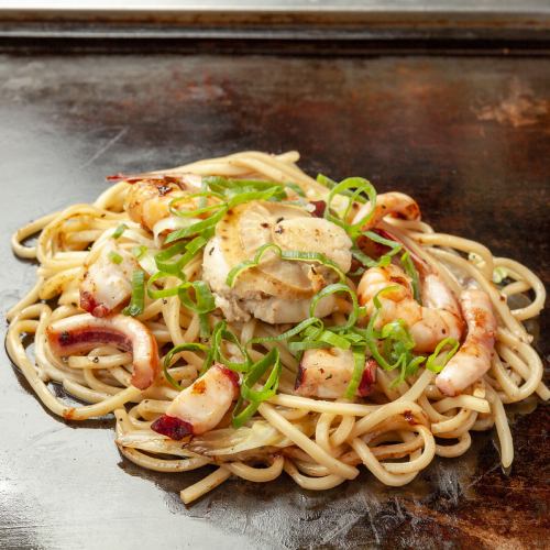 Seafood salt-grilled soba