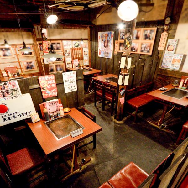 ◇ Easy access from Namba / Nipponbashi ♪ Up to 70 people can enjoy the old folk house-style restaurant! You can enjoy the special okonomiyaki and iron plate dishes in the charming retro atmosphere.* If you would like to make a reservation for The Prince of Tennis, please contact us by phone.(We do not accept online reservations.Please note.)