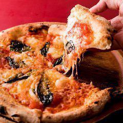 正宗！在那不勒斯的燃木窑中烤制的披萨