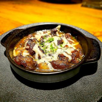 牛スジの赤ワイン味噌煮込み