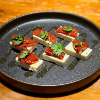 Sun-dried tomatoes and cream cheese