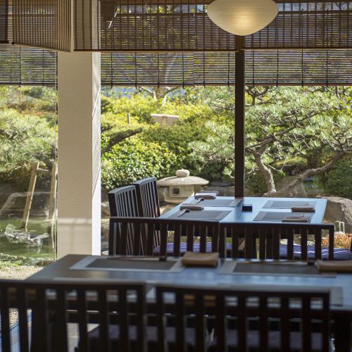 優雅に時が流れる日本庭園