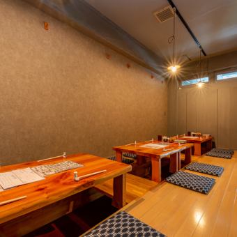All the seats in the tatami room are digging, so you can stretch your legs and enjoy your meal! Please feel free to visit us with children.