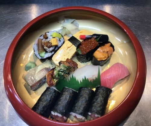 盛り合わせ寿司（1人前）　折鶴（上）