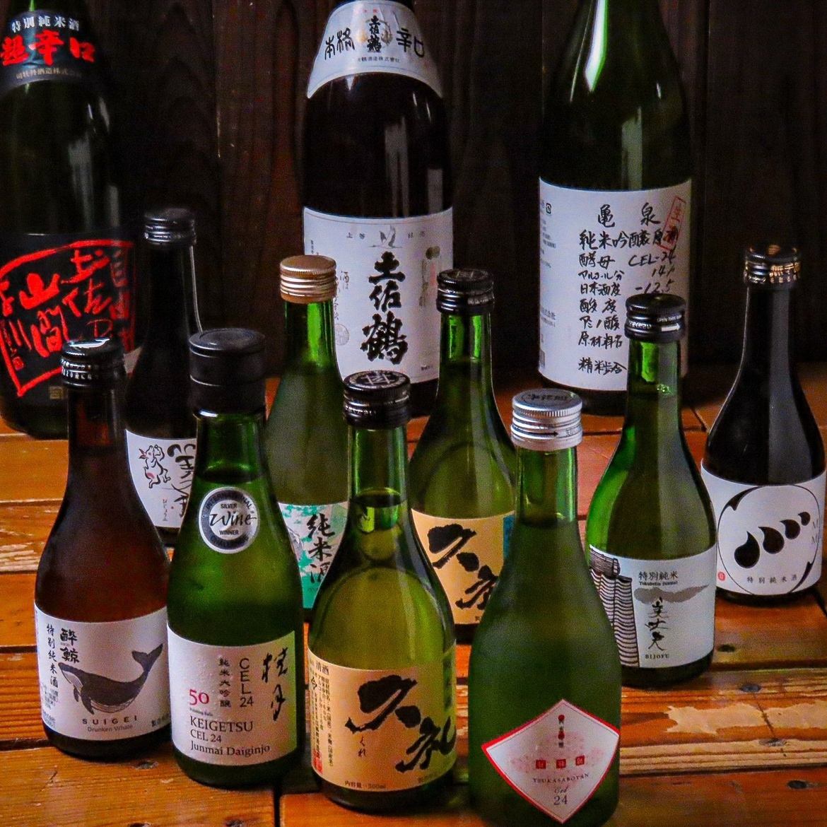 かつおのたたきを始め、豊富な種類の日本酒もご用意◎