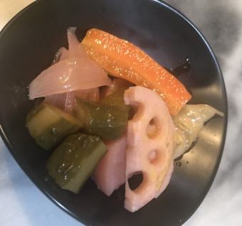自家製いろいろ野菜のピクルス
