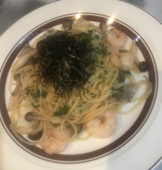 小エビと色々キノコの和風ペペロンチーノ