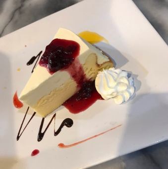 レアとベイクドのダブルチーズケーキ