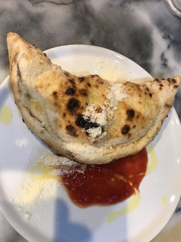 包み焼きピッツァ★カルツォーネ