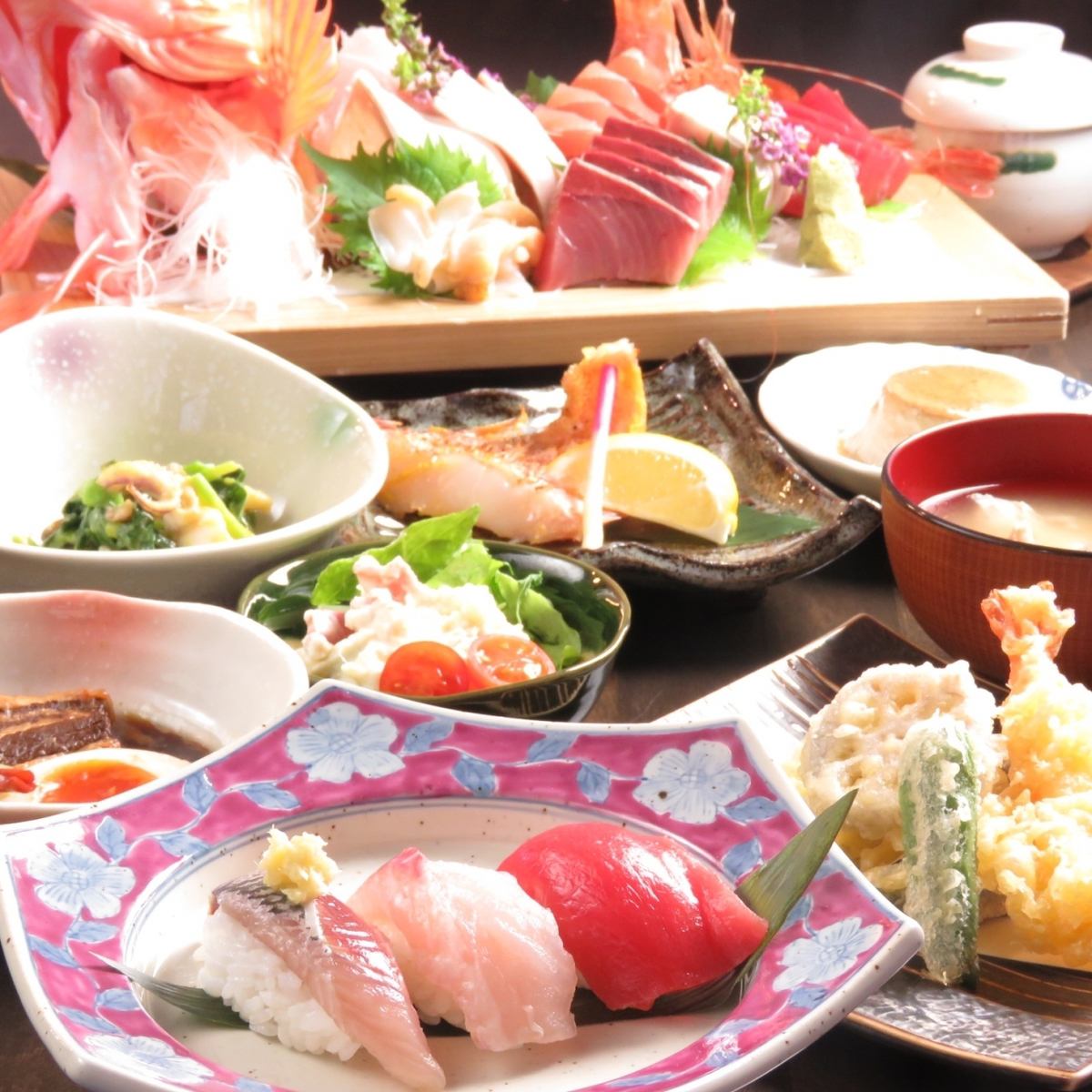 You can reasonably price the fresh seasonal fish from Kanazawa Port ♪